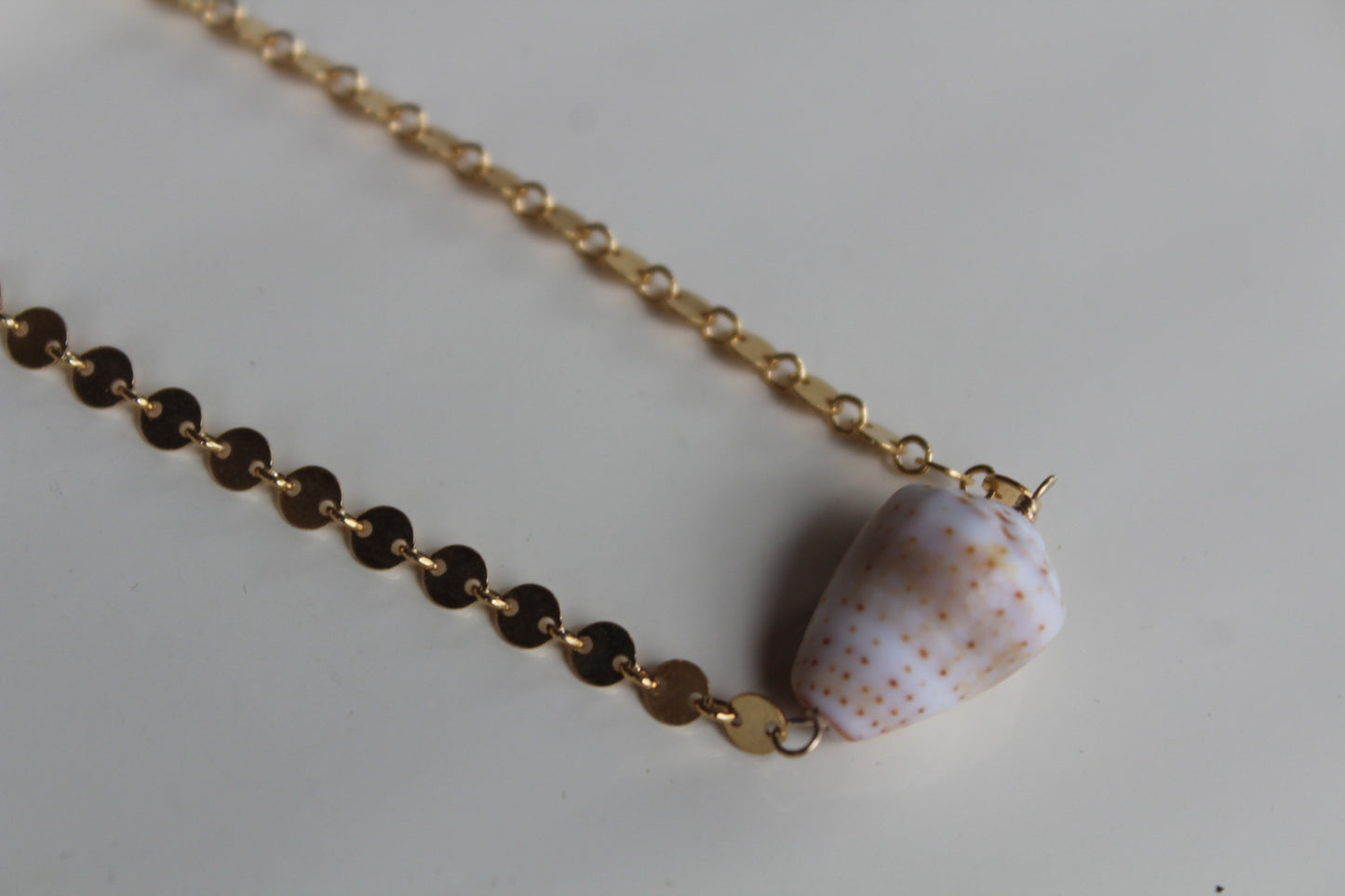Colored flea cone necklace
